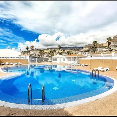 Atico Costa Adeje أذيخي