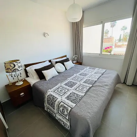 Atico Costa Adeje * أذيخي